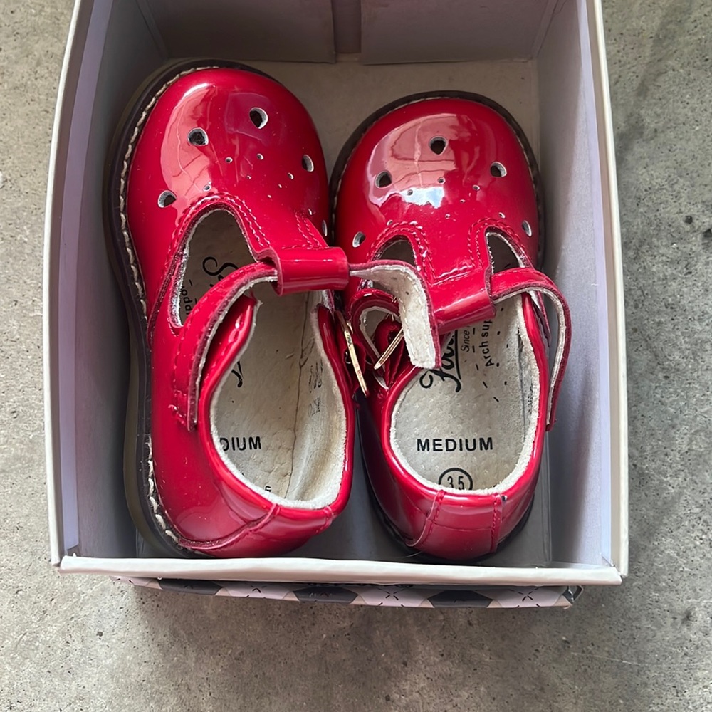 Red Footmate Mary Jane shoe size 3.5